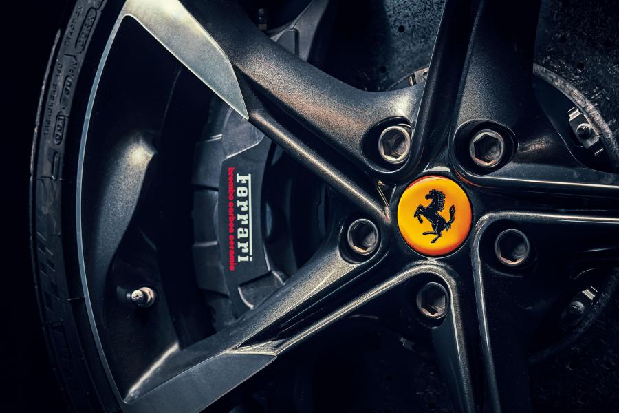 Колеса Ferrari SF90 Stradale (F173) 2019 года  (фото 12 из 47)